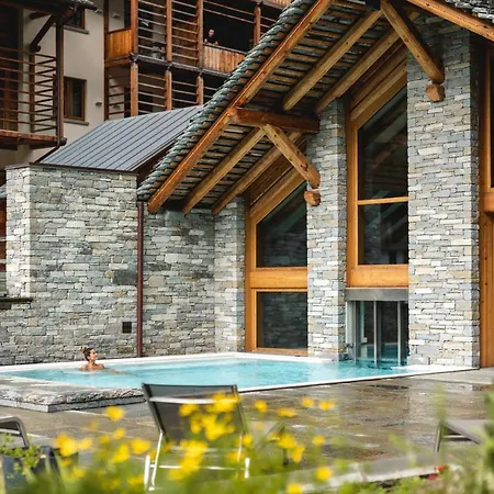 Mountain & Hotel